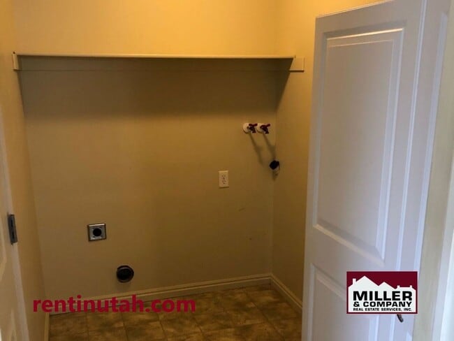 Building Photo - 10716 Pine Shadow Rd