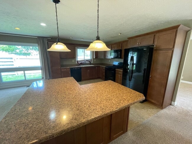 Building Photo - Remodeled 3 Bedroom Home!