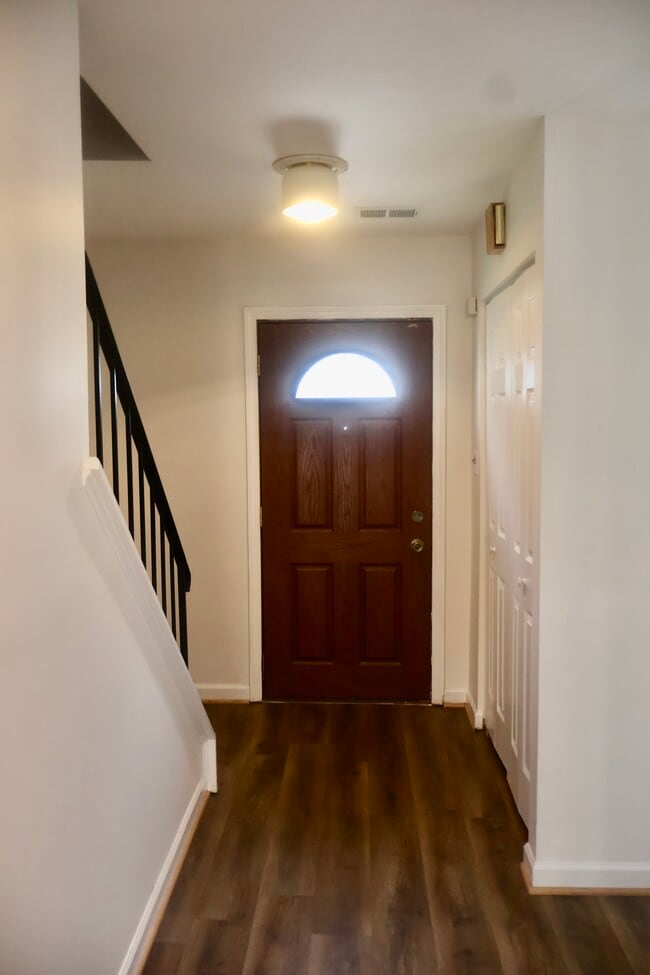 Building Photo - 7617 Swan Ter