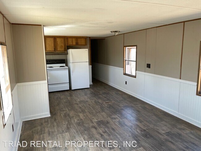 Building Photo - 3 br, 1.5 bath House - 619 LITTLE RIVER GO...