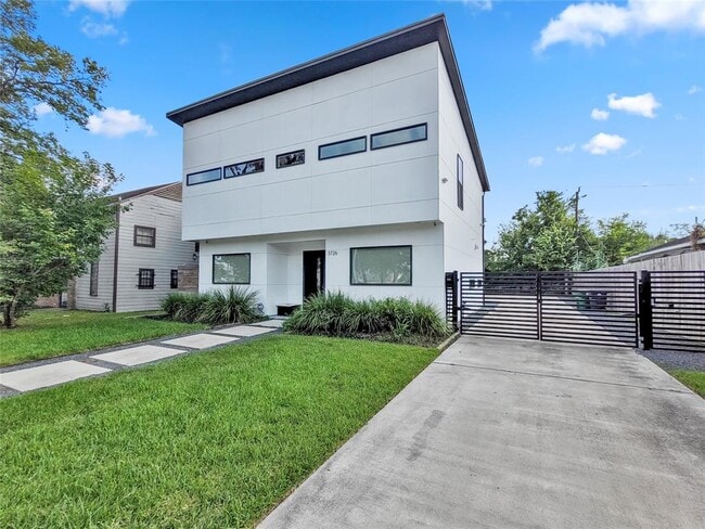 Building Photo - 3726 Wheeler Ave