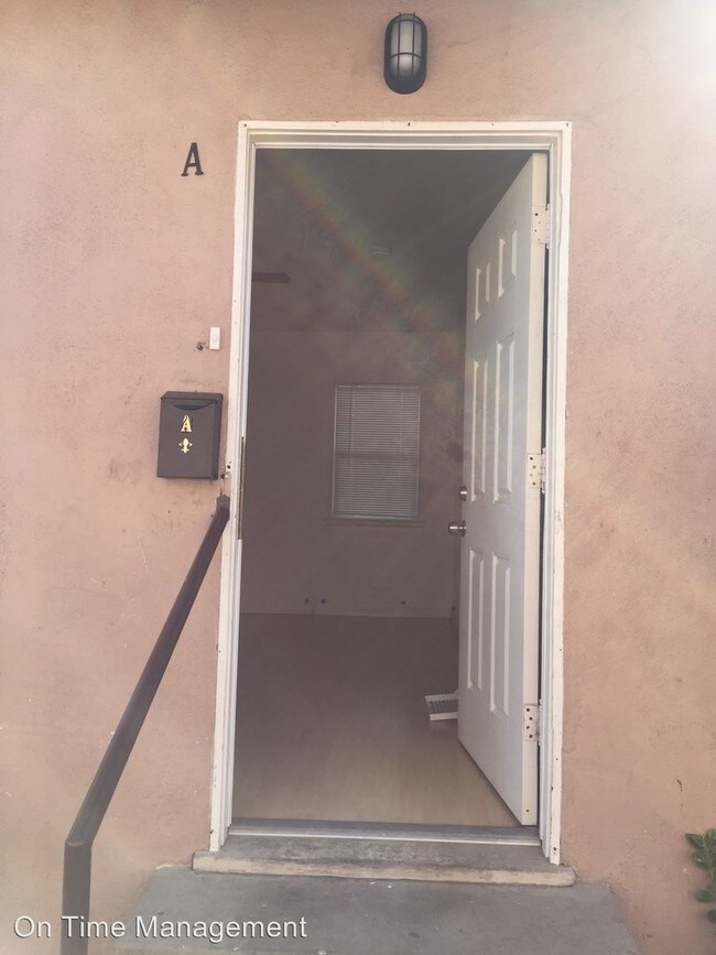 Foto del edificio - 1351 Stanley Ave