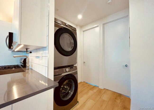 Foto del edificio - 71-53 69th Pl