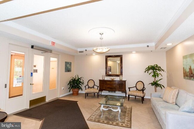Building Photo - 14809 Pennfield Cir