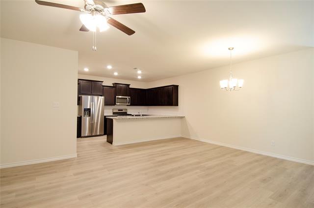 Building Photo - 2213 Miramar Dr