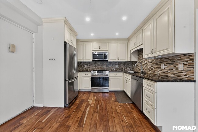 Building Photo - 5 Loudon Dr