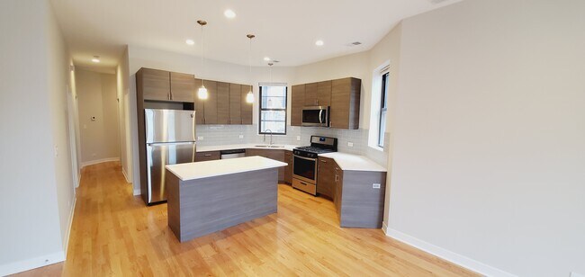Building Photo - 3228 W Potomac Ave