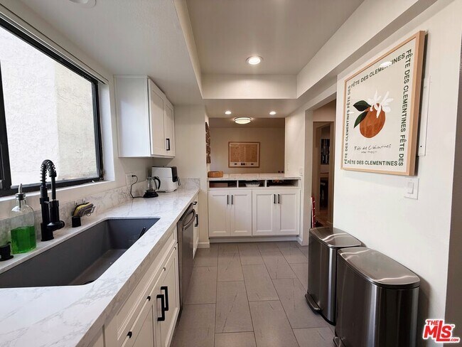 Foto del edificio - 1224 S Saltair Ave