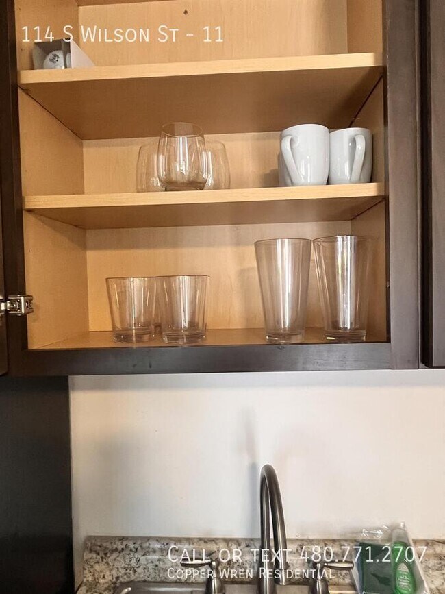 Foto del edificio - 114 S Wilson St