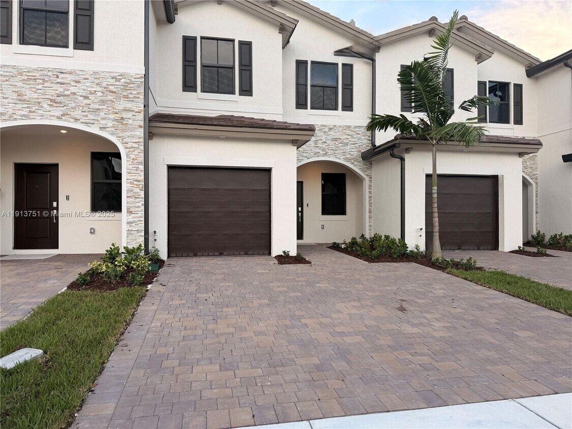 Foto principal - 23250 SW 133rd Ct
