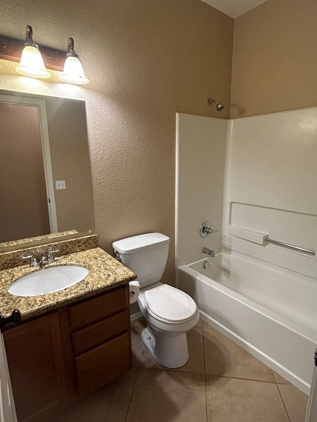 Primary Photo - Charming 3-bedroom, 2-bathroom Oro Valley ...