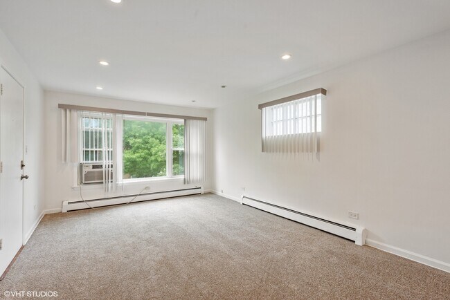 Living Room - 2214 N Harlem Ave