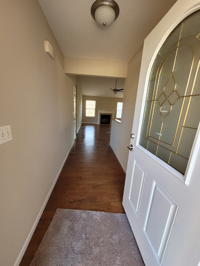 Building Photo - 1802 Sir Lancelot Dr