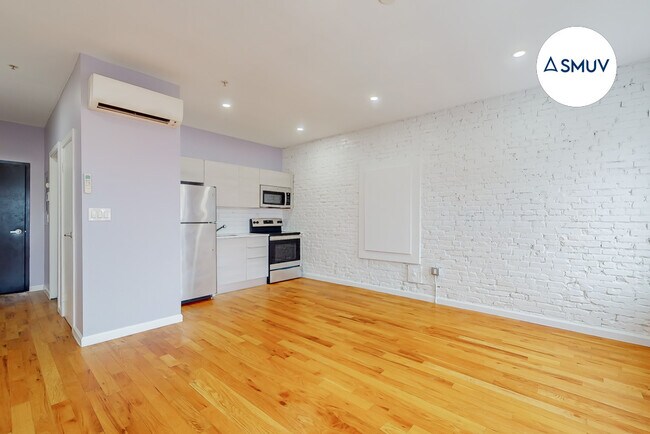 Foto del edificio - 7 N Carey St