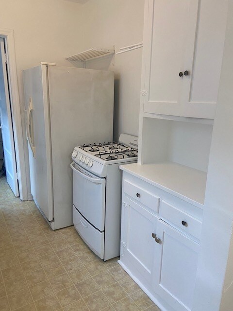 Cocina - 4014 Prospect Ave
