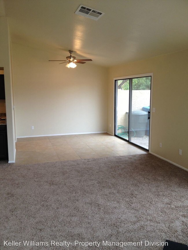 Building Photo - 5206 E Half Moon Dr