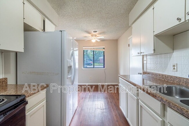 Building Photo - 2217 W Alpine Cir