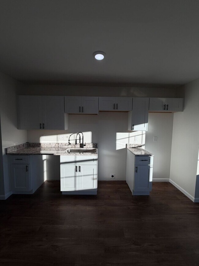 Foto del edificio - 2080 E 5th Ave