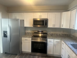 Building Photo - 4720 Walden Pond Dr