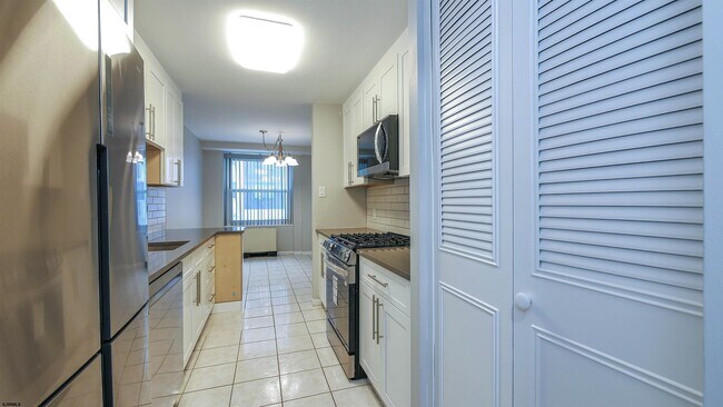 Building Photo - 101 S Plaza Pl