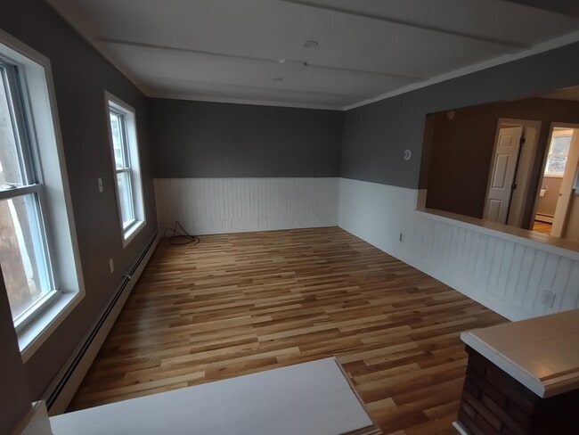 Building Photo - 16 Factory St