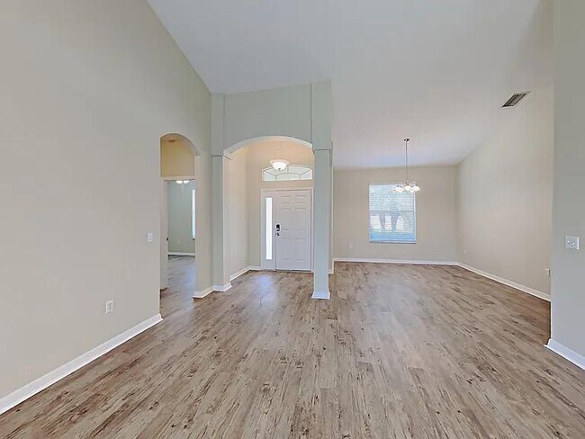 Building Photo - 2847 Dunhill Cir