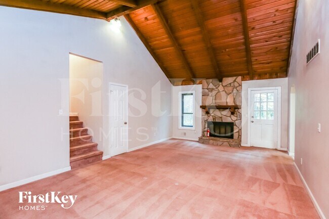 Building Photo - 4949 Dana Dr NE