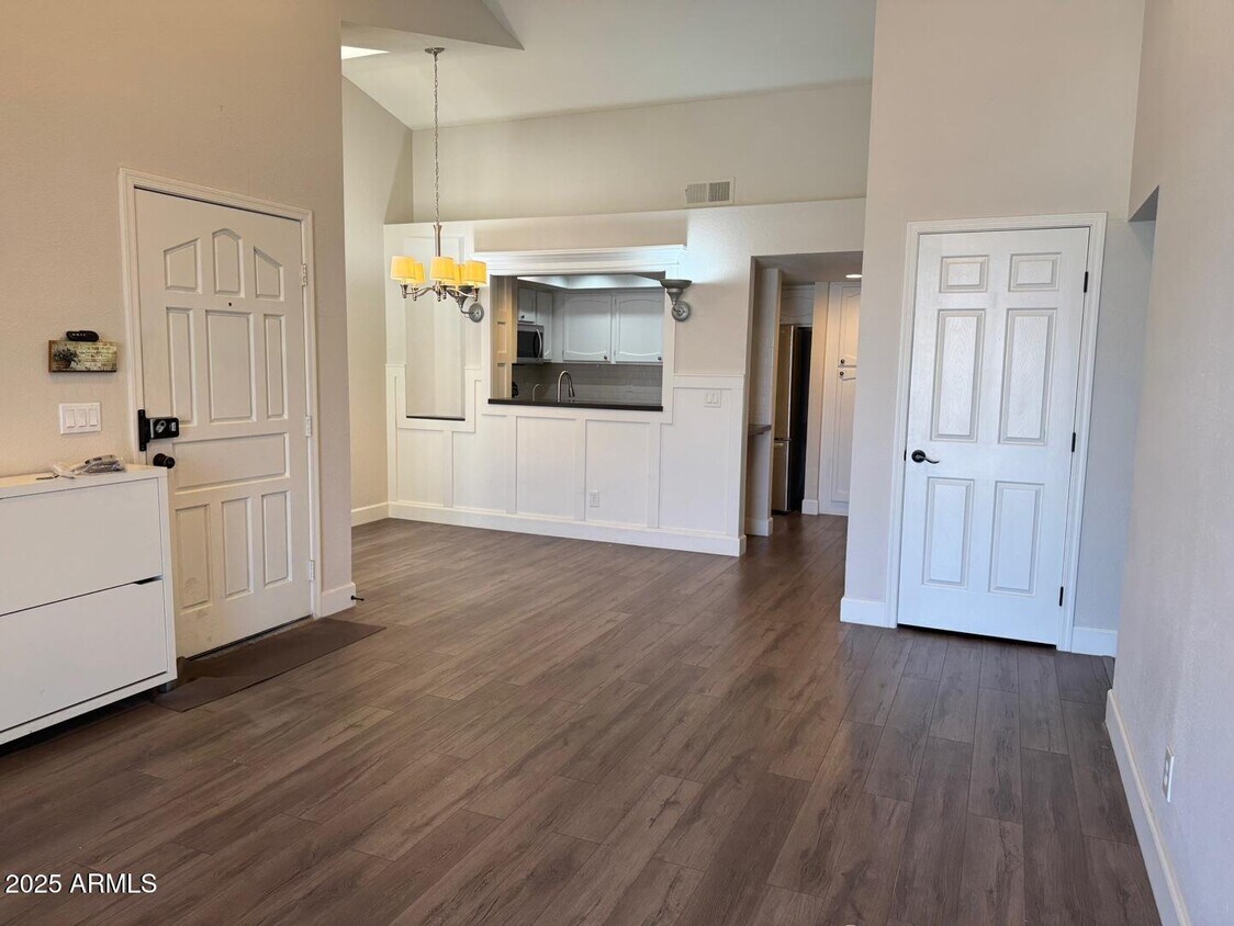 Foto principal - 11011 N 92nd St