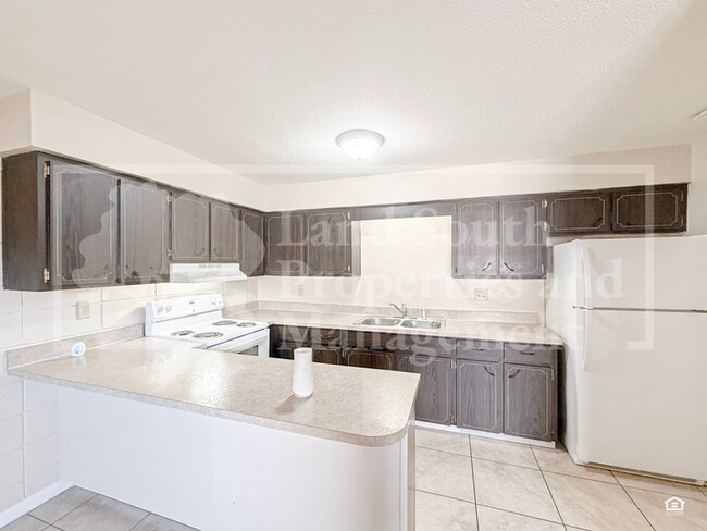 Foto del edificio - 815 W Carole St