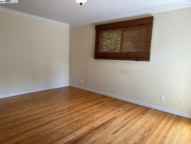 Building Photo - 1510 Petersen Ave