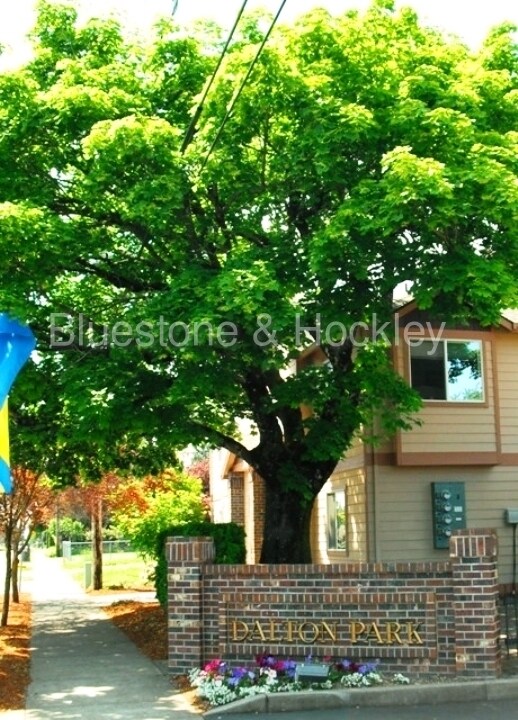 Primary Photo - 14201 E Burnside St