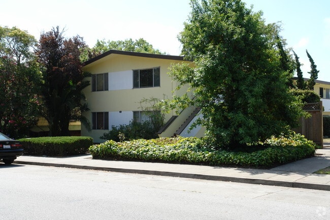 Building Photo - 518 19th Ave