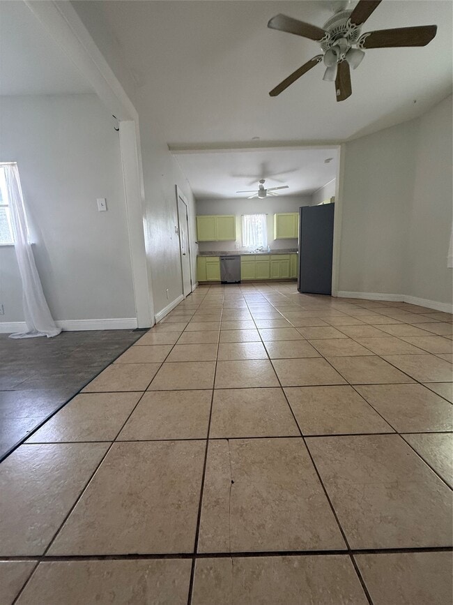 Building Photo - 2121 Avenue K
