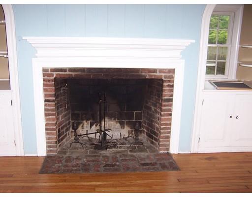 Building Photo - 200 Main St