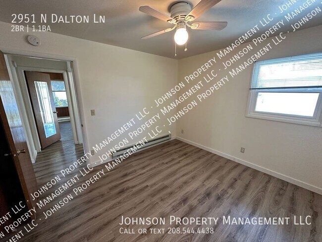 Foto del edificio - 2951 N Dalton Ln