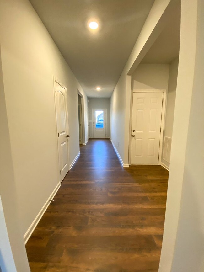 Foto del edificio - 4 bed, 2 bath in Somerville built in 2024