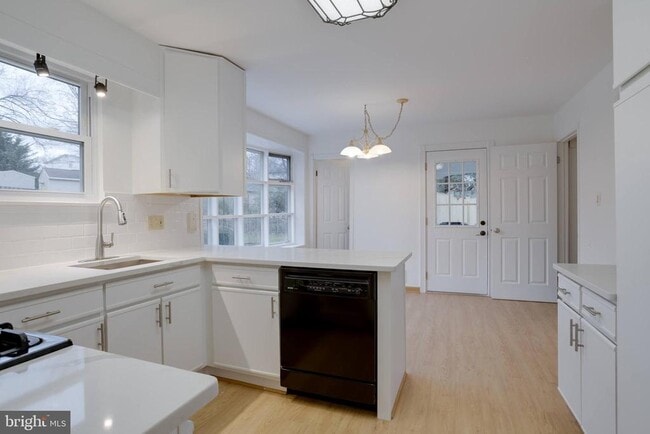 Foto del edificio - 8122 Truro Ct