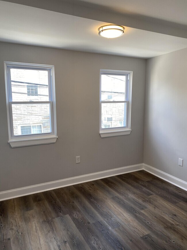 Foto del edificio - 3733 Mt Pleasant Ave