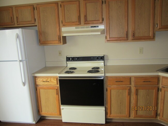 KITCHEN - 629 Pebble Pl Dr