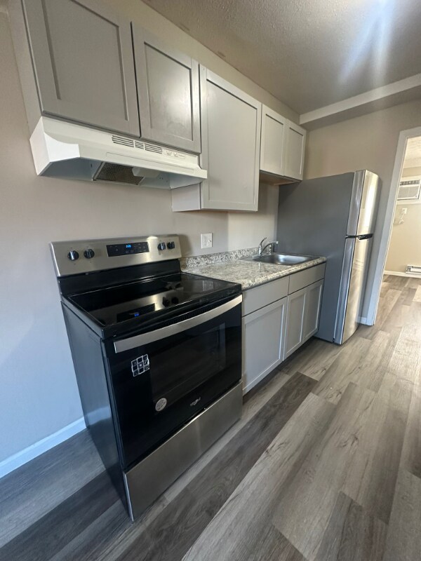 Foto del edificio - 794 Anderson Ave