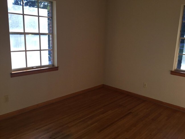 Building Photo - 336 N Pleasant Grove Rd