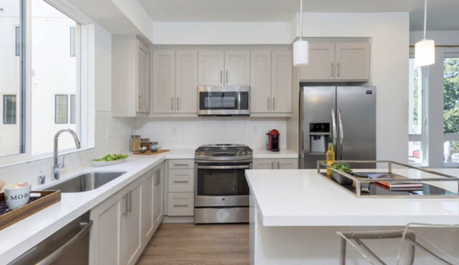 Foto del edificio - 10736 Bloomfield St