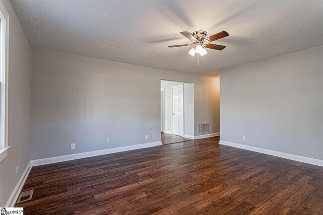 Foto del edificio - 474 Lindsey Lake Rd