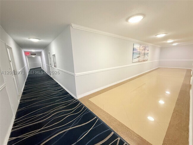 Building Photo - 3725 S Ocean Dr