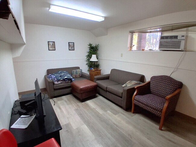 Foto del edificio - 778 N 600 E