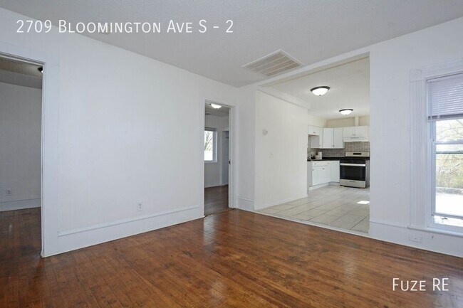 Foto del edificio - 2709 Bloomington Ave