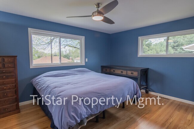 Building Photo - 207 Westcott Ave