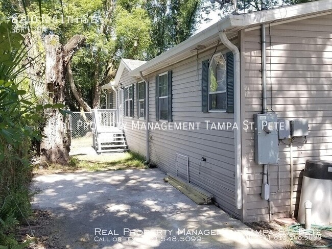 Building Photo - 8210 N 11th St