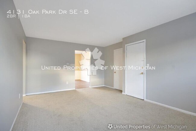 Building Photo - 4131 Oak Park Dr SE