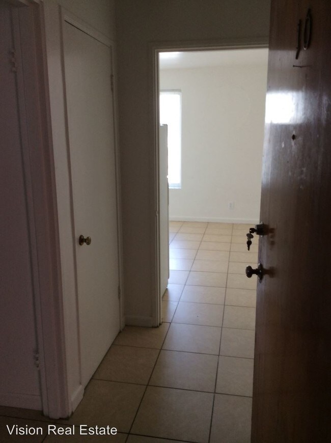 Building Photo - 80 S 900 E St E